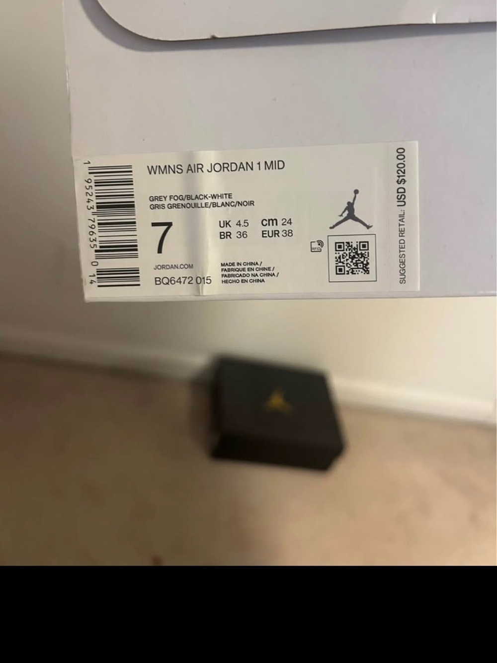 Air Jordan 1 Mid Grey Fog/Black White Size 7
No stains just need to be cleaned - Picture 5 of 5